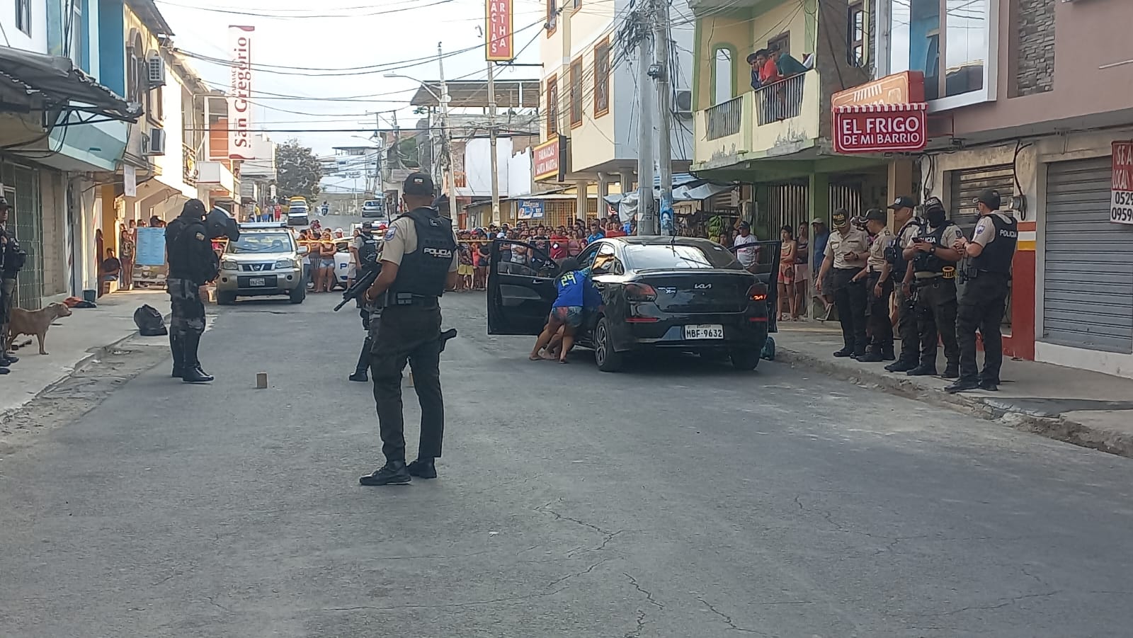 Sicarios Matan A Un Hombre Dentro De Un Carro En Manta Centro