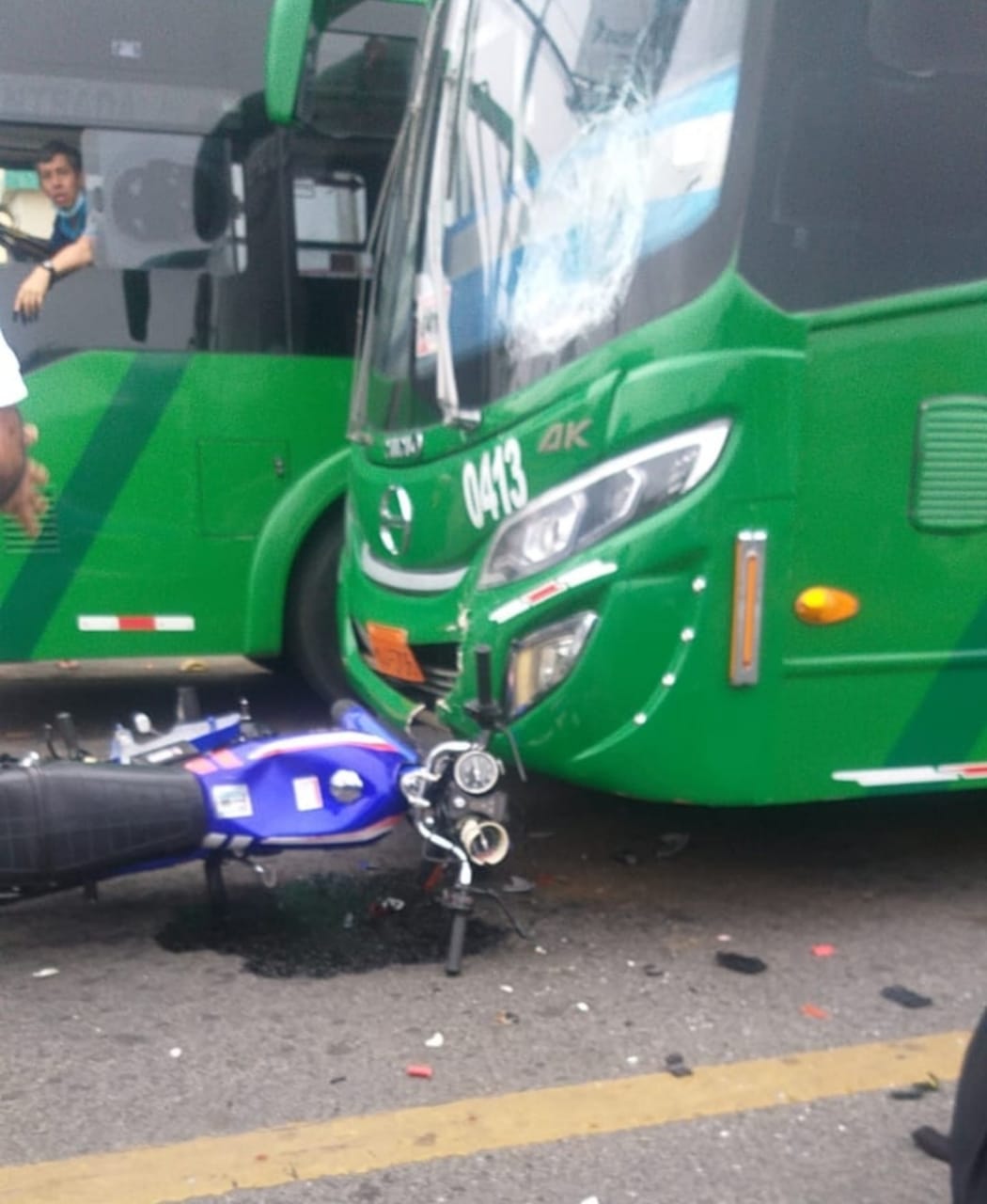 Accidente De Tr Nsito Entre Una Motocicleta Y Un Bus Deja Un Herido