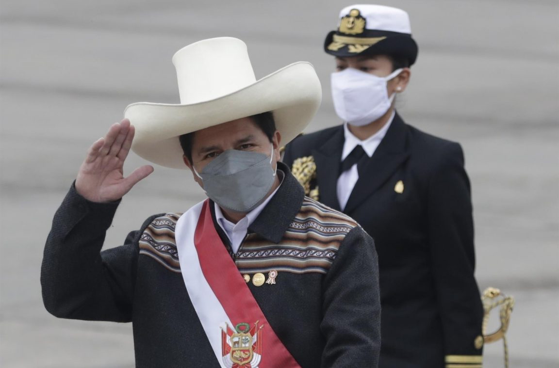 Pedro Castillo Cumple Sin Luna De Miel Su Primer Mes Como Presidente