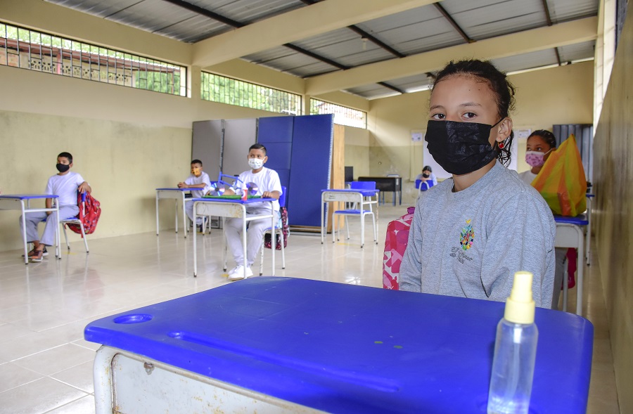 Clases presenciales en primaria y secundaria serán obligatorias desde