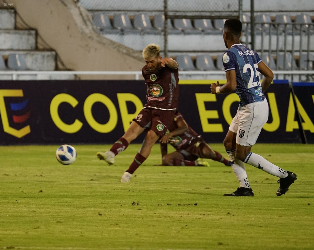 El Paraguayo Verd N Mete Al Mushuc Runa En La Puja Por T Tulo De Copa