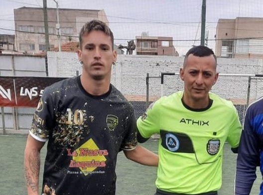 Futbolista argentino se suicidó luego de patear a un árbitro en la