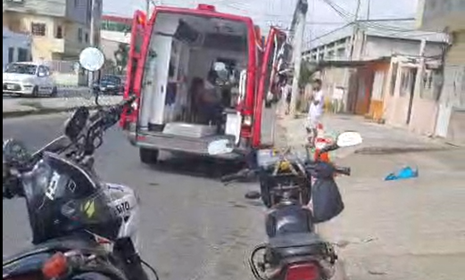 Choque de dos motocicletas dejó a sus conductores heridos en Manta