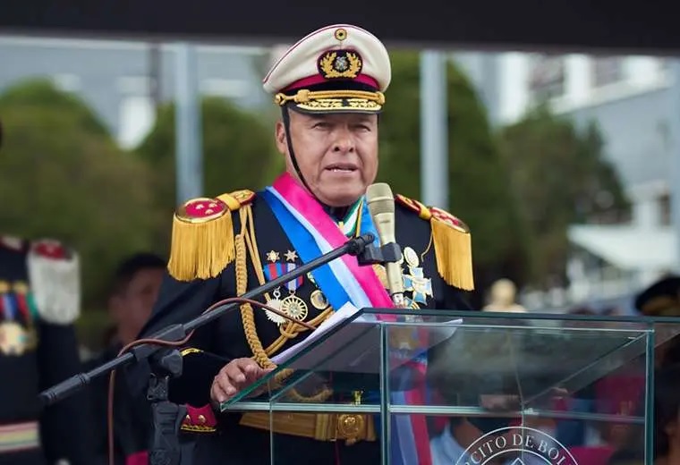 El jefe militar boliviano Juan José Zúñiga fue capturado luego de liderar, lo que las autoridades consideran un fallido golpe de Estado.