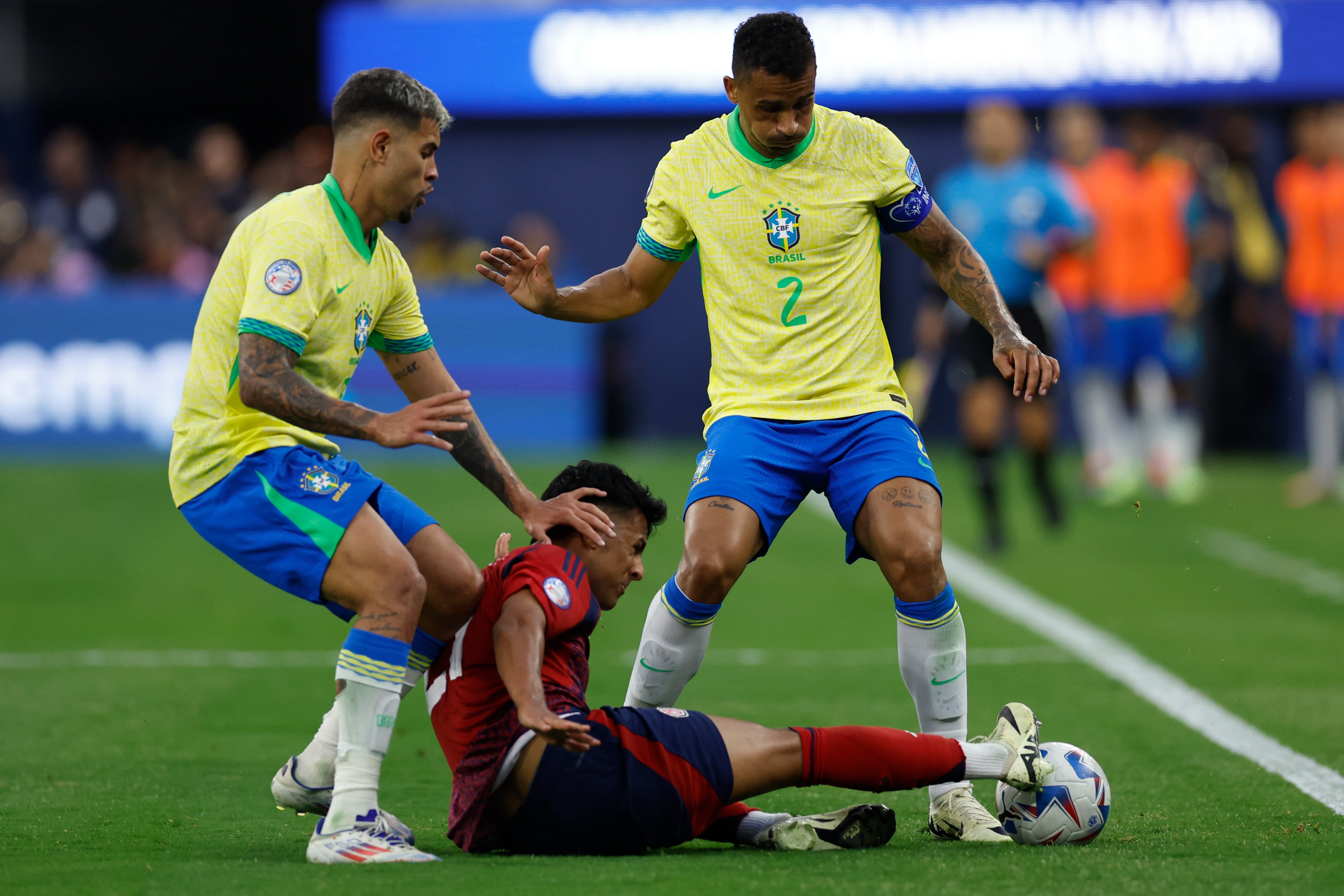 Brasil empata con Costa Rica de Gustavo Alfaro