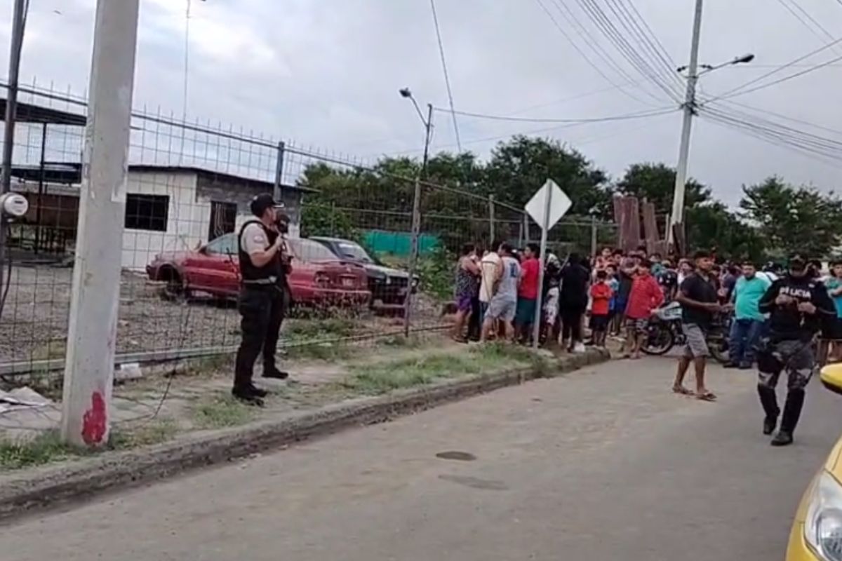 Asesinan a un hombre dentro de un taller en Montecristi