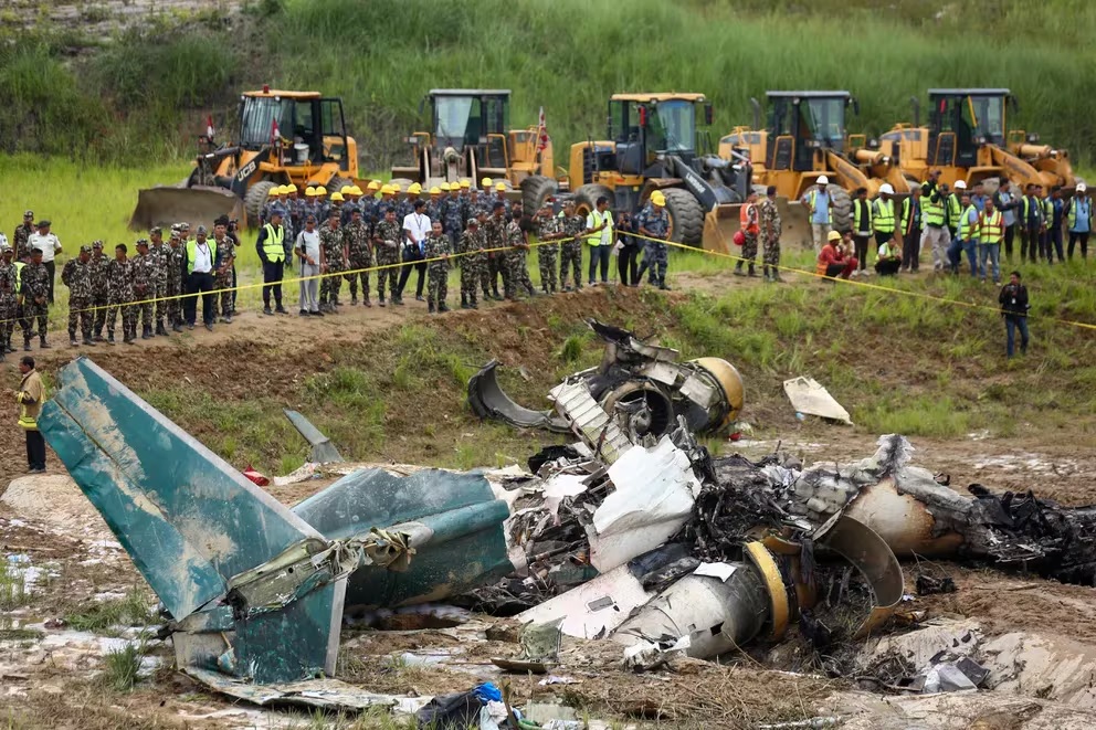 Un avión se estrelló en el momento en que despegaba en el Aeropuerto Internacional de Katmandú, en Nepal.