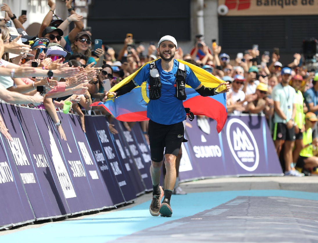 El deportista ecuatoriano Joaquín López hizo historia en la prestigiosa carrera de Ultra Trail de Mont-Blanc, en Francia. 