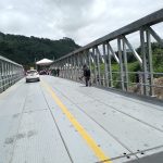 Noboa entrega un puente sobre el río Lelia.