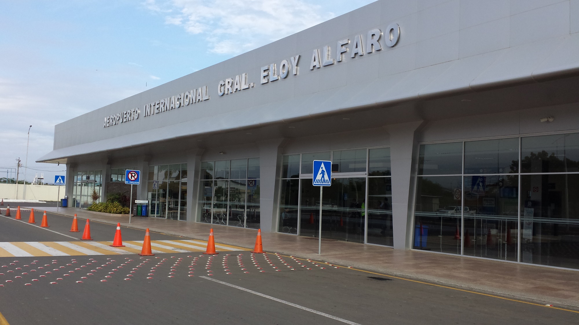 Equipo de rayos x permanecerá en el aeropuerto de Manta