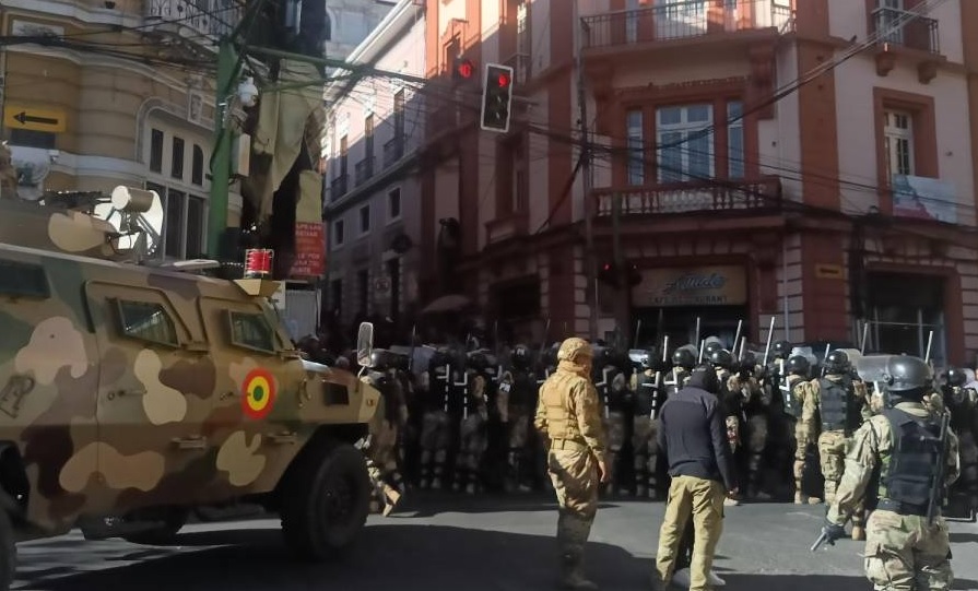 Luis Arce, presidente de Bolivia, advirtió que algunas unidades del Ejército Boliviano están movilizándose de manera irregular.