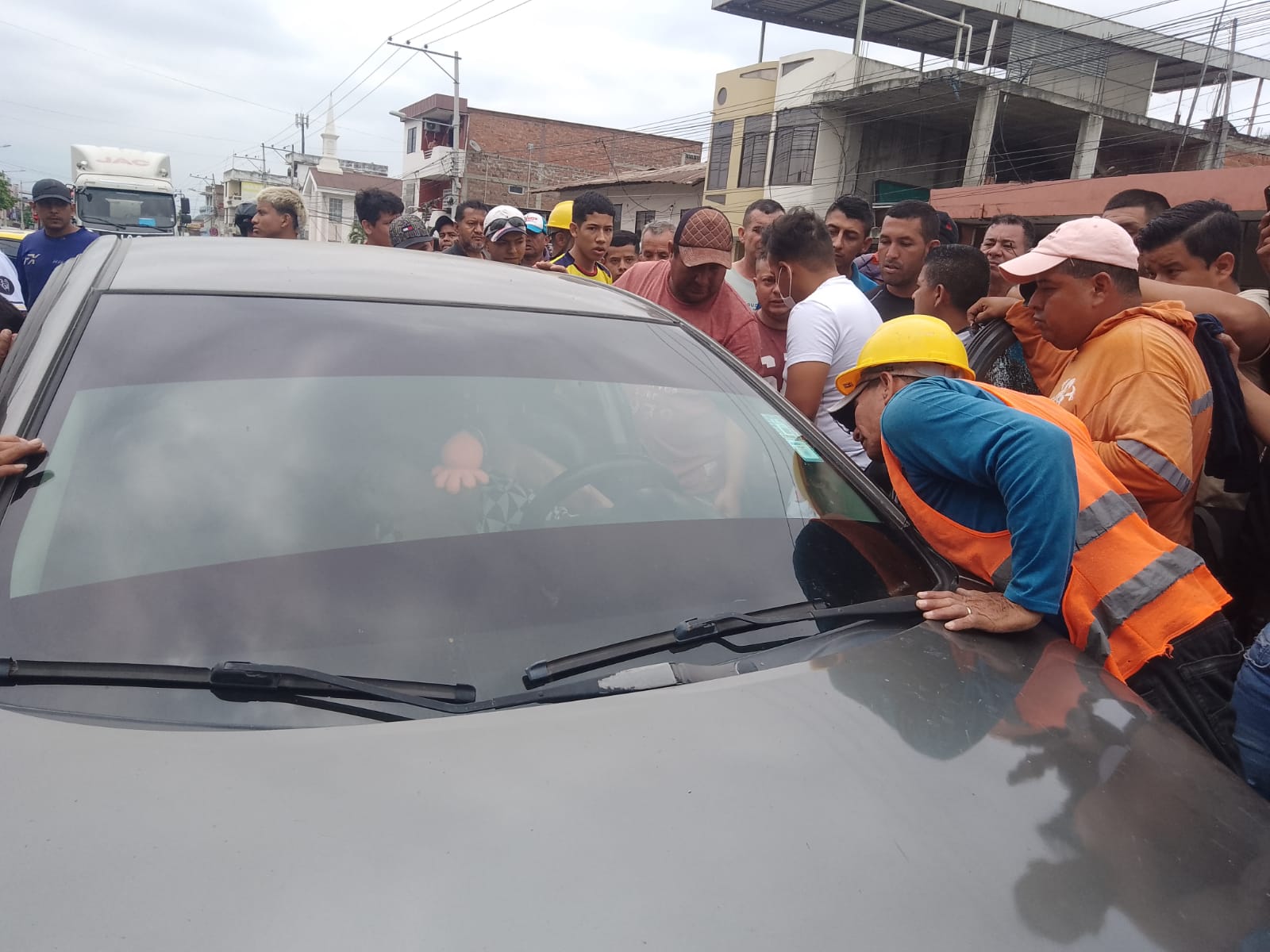 Mujer es baleada en la avenida 15 de Abril, en Portoviejo