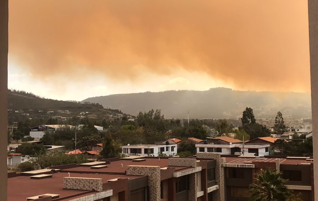 Incendios Forestales Cubren De Humo A Gran Parte De Quito - Manavisión