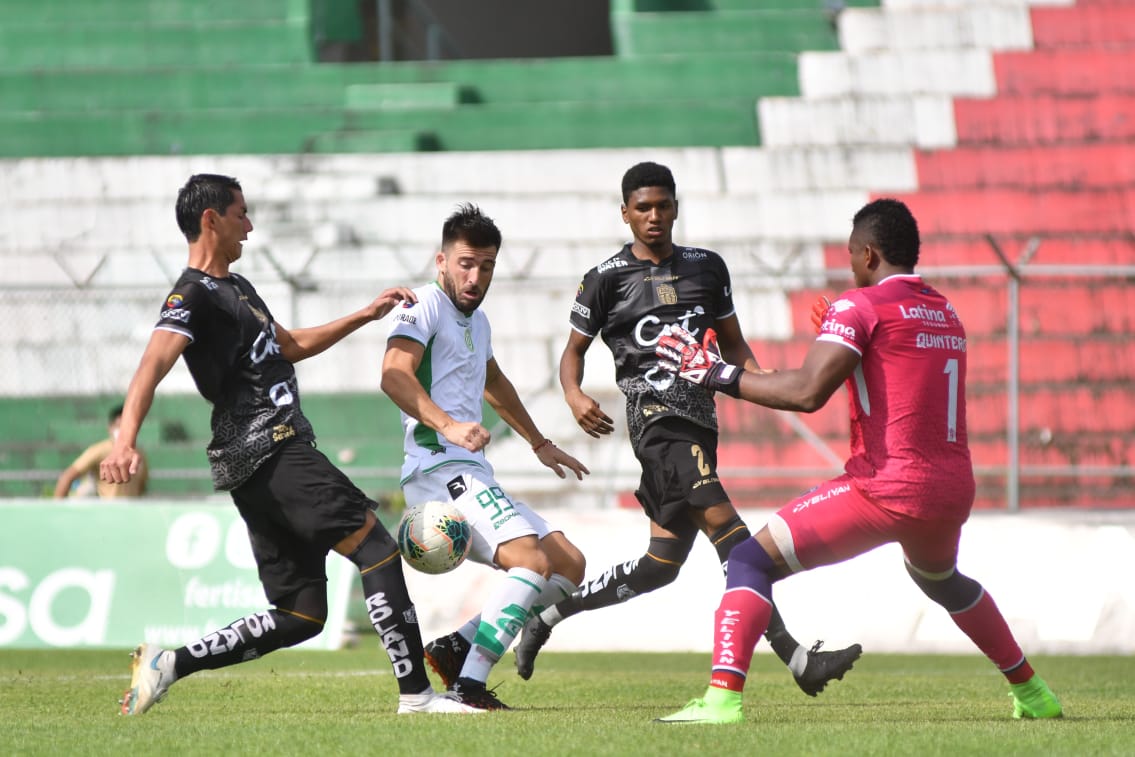 Liga de Portoviejo vence 2-0 a Atlético Santo Domingo en el Reales