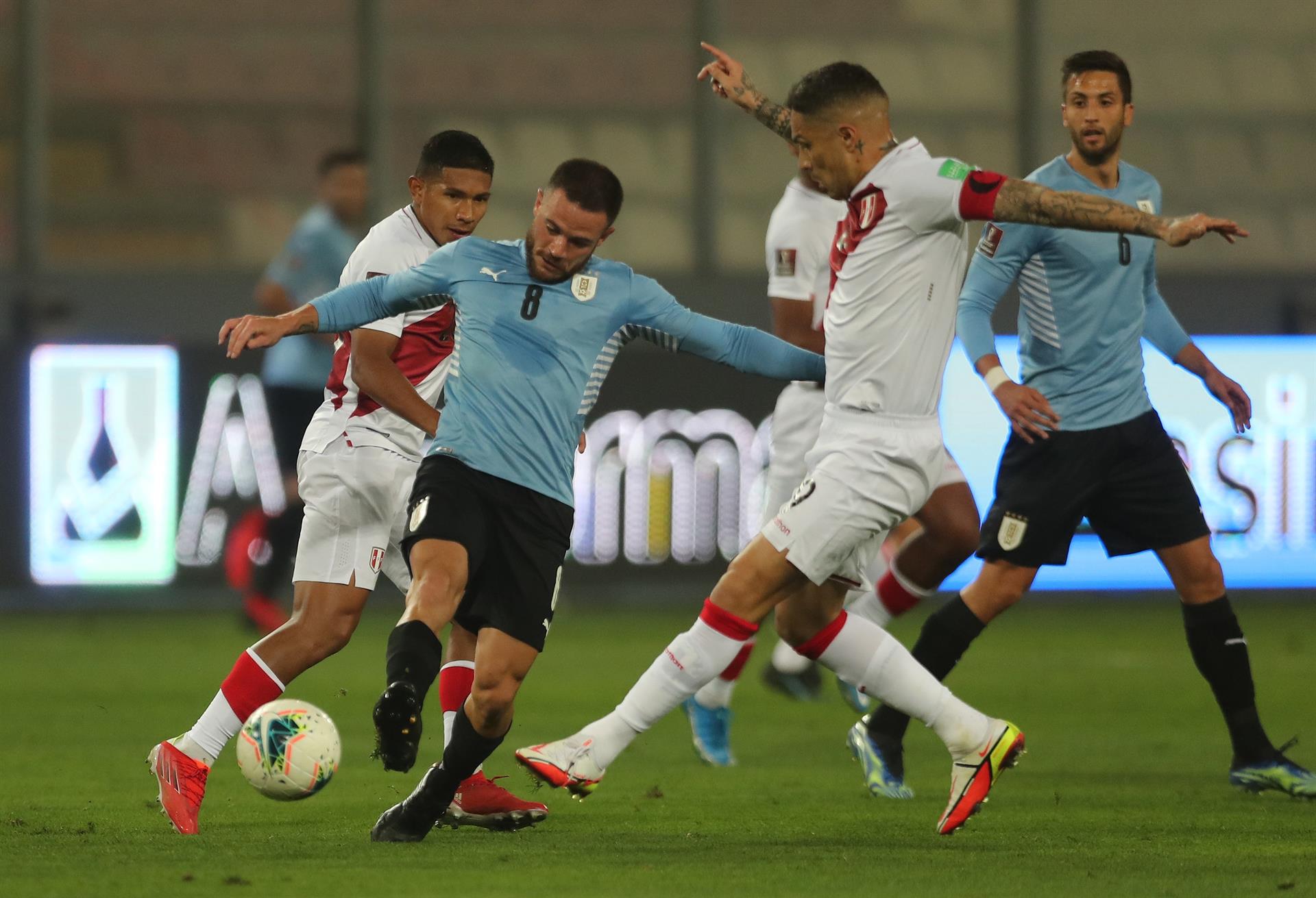 Perú busca lavarse la cara frente a un Uruguay sin sus estrellas