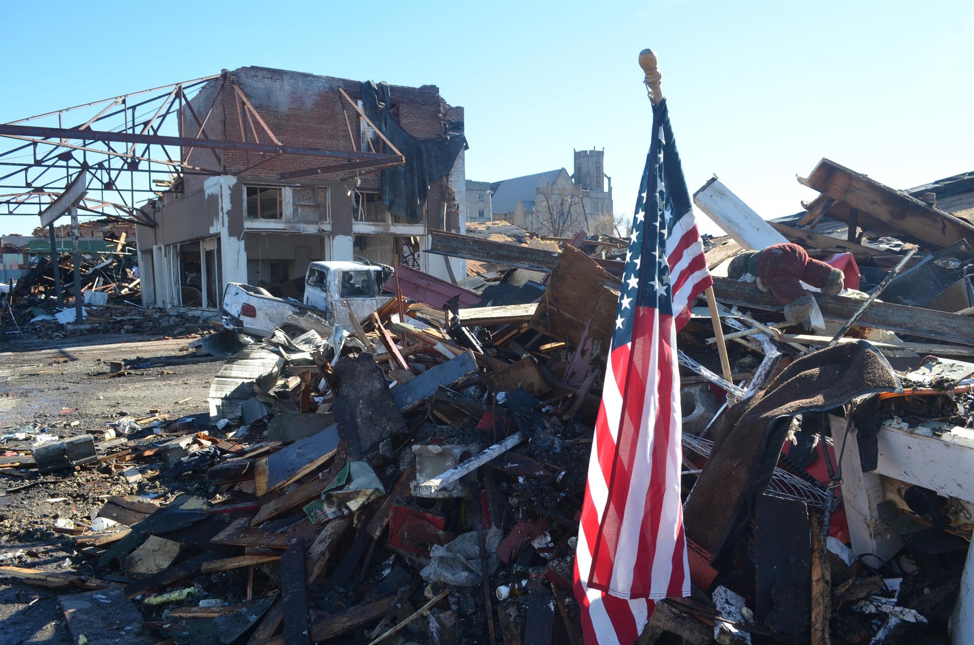 Kentucky inicia la recuperación tras un tornado que dejó un paisaje de  guerra - El Diario Ecuador