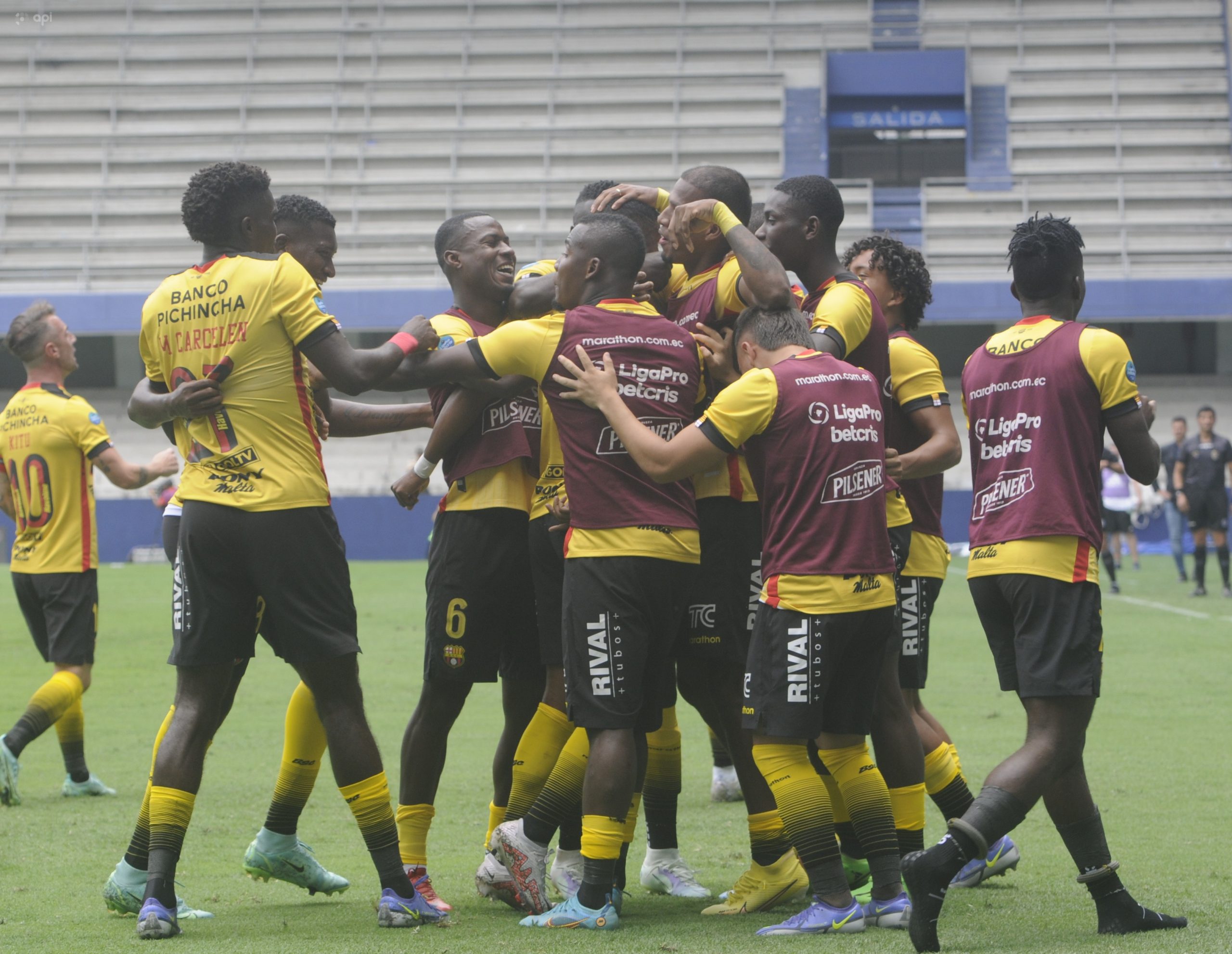 Barcelona Vence 3 1 A Emelec En El Clásico Del Astillero El Diario Ecuador 9557