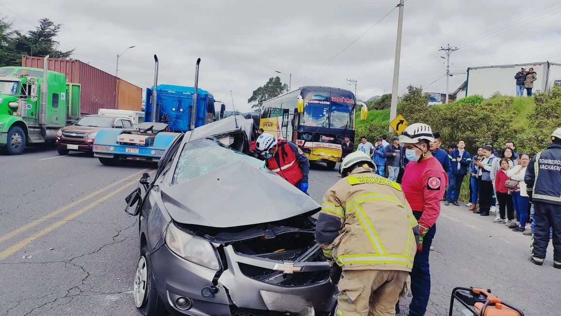 Cámara Capta El Momento Del Choque Que Dejó Un Muerto - El Diario Ecuador