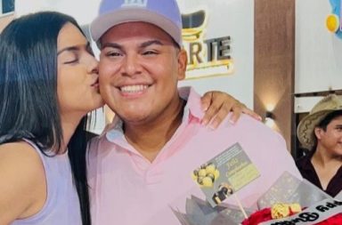 La novia de Andy García le regaló una gallina en su cumpleaños