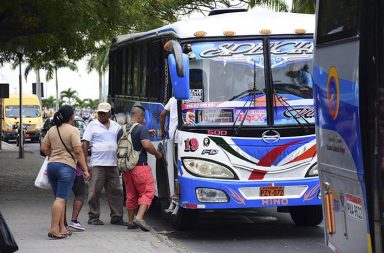 Buses urbanos cumplirán con su jornada habitual en Manta