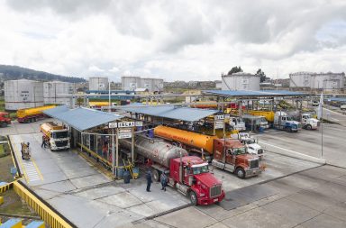 Ecuador venderá combustible subsidiado a transportistas extranjeros