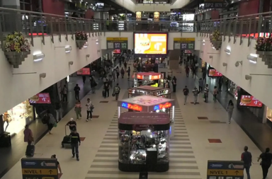 Hombre muere tras lanzarse desde el segundo piso en la Terminal Terrestre de Guayaquil