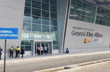 daños en aeropuerto Eloy Alfaro Manta