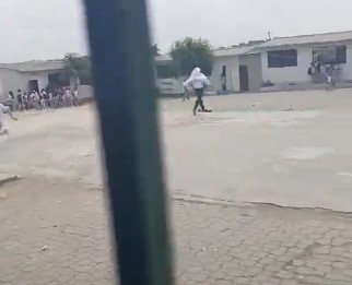 Ciudad Victoria Guayaquil hombres armados en escuela