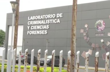 Morgue de Guayaquil colapsa y apesta