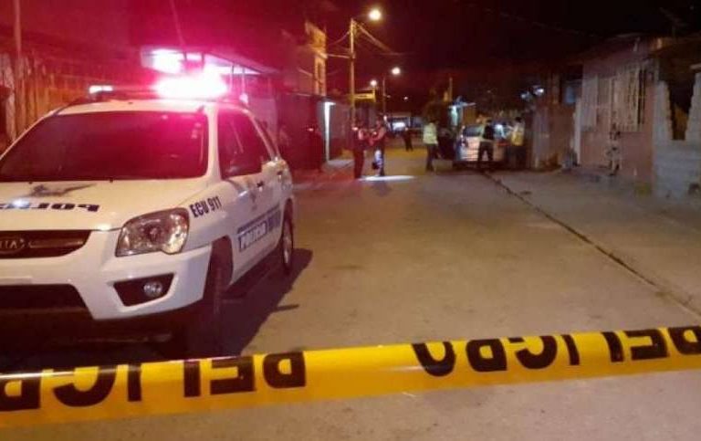 Tres miembros de una misma familia fueron asesinados por sicarios que ingresaron a una vivienda en la provincia del Guayas.