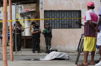 Mataron y quemaron a tres hombres en Durán, Guayas