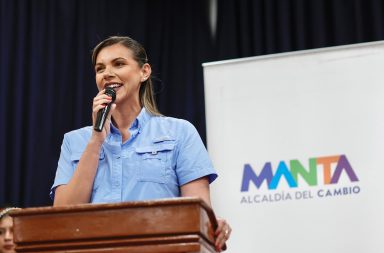 Ciudadanos de Manta investigan el plan de trabajo de la alcaldesa y concejales