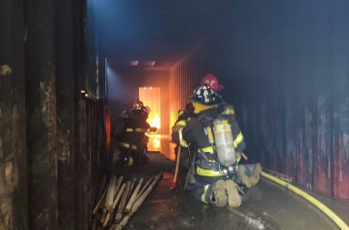 Voraz incendio se registró en el barrio Jipijapa de Manta, Manabí