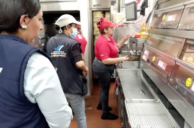 Arcsa pone en 'jaque' a locales que incumplen normas sanitarias en Santo Domingo