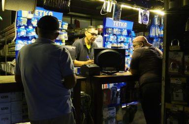 Cortes de luz se adelantarán una hora este martes 1 de octubre en tres cantones de Manabí