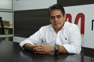 Víctor Araus precandidato a la presidencia de Ecuador