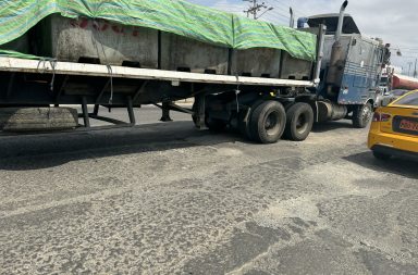 Daños en el tramo vial Manta Montecristi