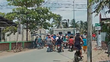 ladrón capturado por populacho en Rocafuerte