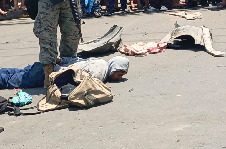 Una persecución de la que participaron miembros de las Fuerzas Armadas terminó con la detención de tres presuntos asaltantes.