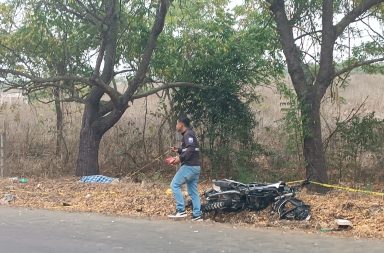 Un motociclista murió por impacto de un tanquero en Montecristi