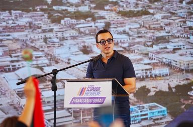 El Presidente Daniel Noboa inaugura trabajos sobre vía entre Manabí y Santa Elena