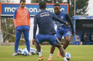 A puertas cerradas y a doble jornada entrenó la selección ecuatoriana de fútbol este lunes 7 de octubre a las órdenes del técnico argentino Sebastián Beccacece.