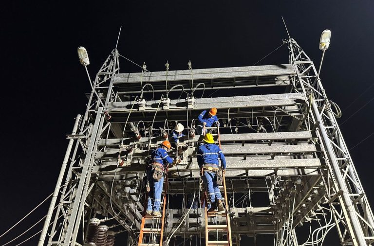 Colombia no venderá electricidad a Ecuador