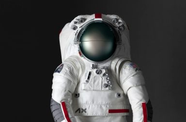 prada/ traje astronautas luna