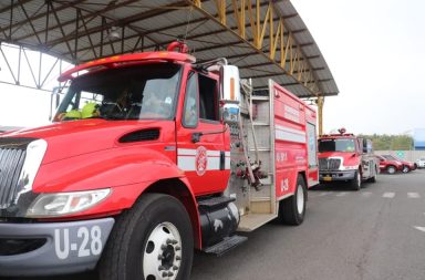 Paramédicos del Cuerpo de Bomberos de Guayaquil resultaron asaltados mientras atendían una emergencia.