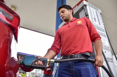 Precio de la gasolina se modifica este sábado en Ecuador