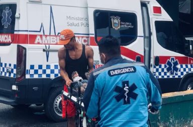 Un indigente sufrió un atroz ataque en las inmediaciones del mercado del Río, en Quevedo, provincia de Los Ríos.