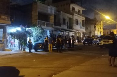 Un sicario llegó hasta una vivienda, preguntó por su víctima, ingresó hasta la sala y le disparó en dos ocasiones.