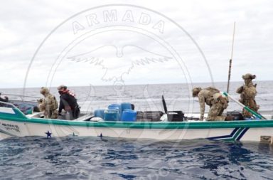 La Armada del Ecuador decomisa droga en aguas internacionales