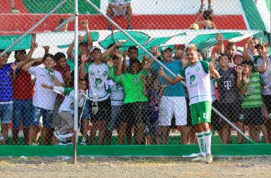 Luis ‘Cocacho’ Macías retornó y puso la magia de sus inicios en Liga de Portoviejo